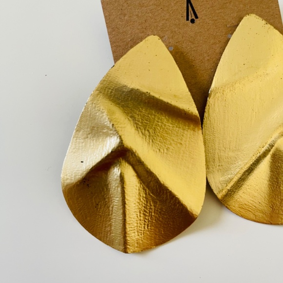 Andrea Iyamah Oni Earrings - Picture 5 of 6